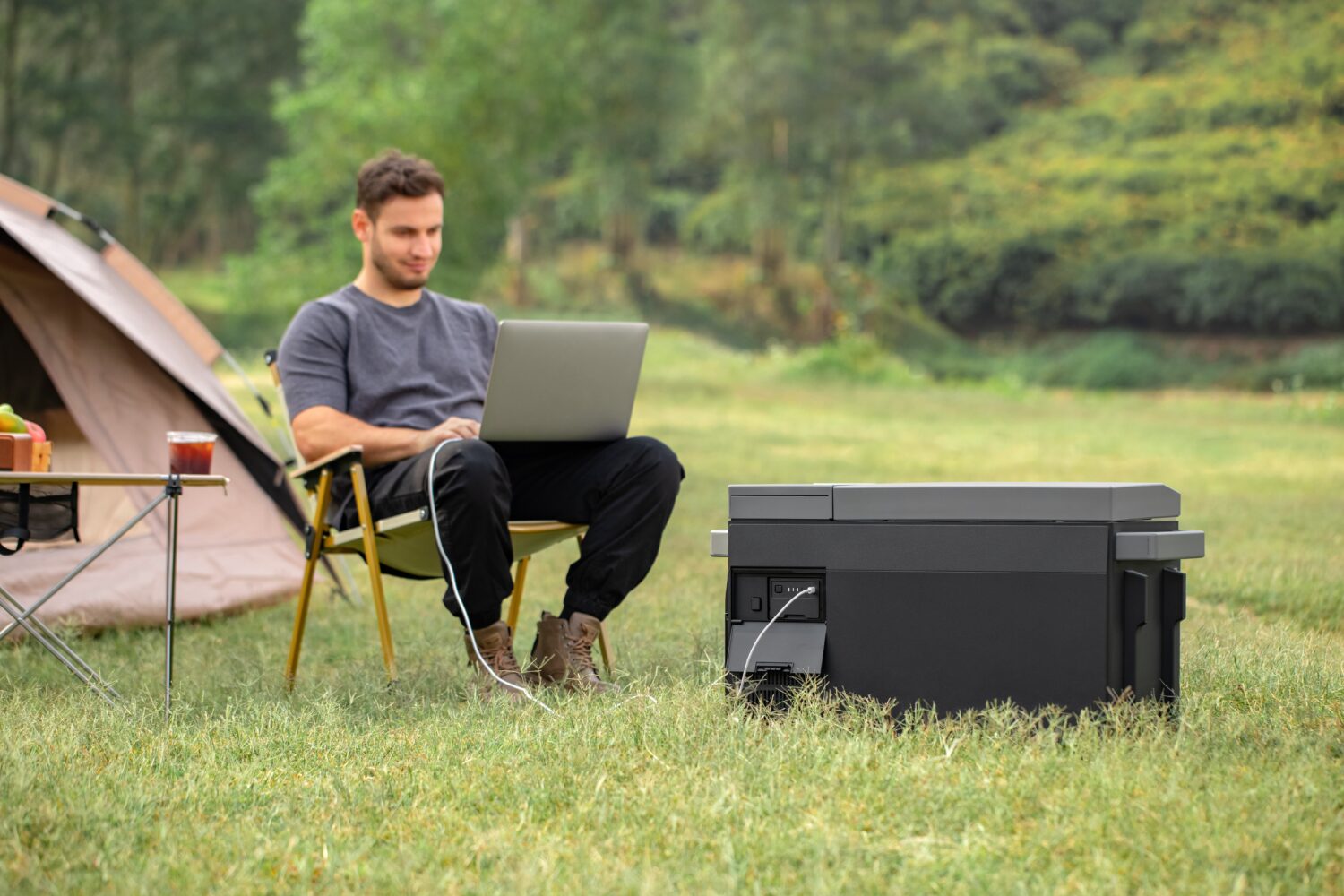 Glacier charge laptops camping 2 scaled